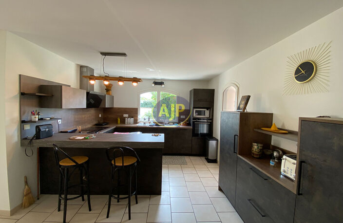 Ensemble immobilier de caractère à Vendays-Bourg — photo 3