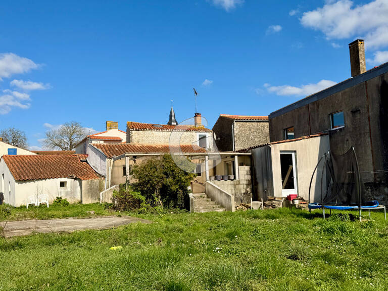 MAISON - 5 PIECES - 122M² - A VENDRE - TRIAIZE — photo 1