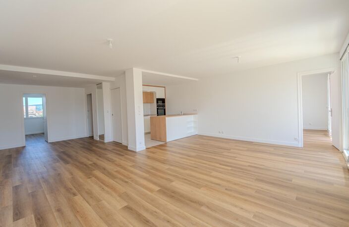 T5 rénové 122 m² avec terrasse - Annecy Parmelan — photo 2