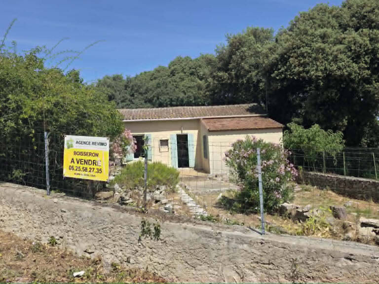À vendre à Boisseron : opportunité rare au cœur du village — photo 1