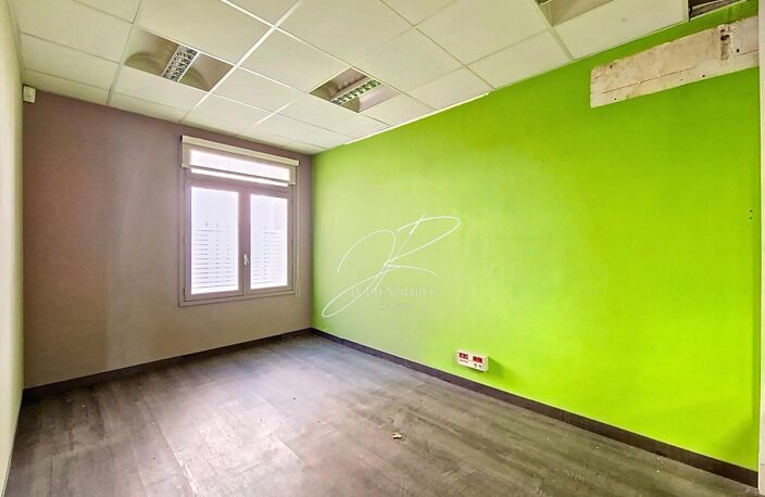 Immeuble 200 m² + 100 m² de combles — photo 4