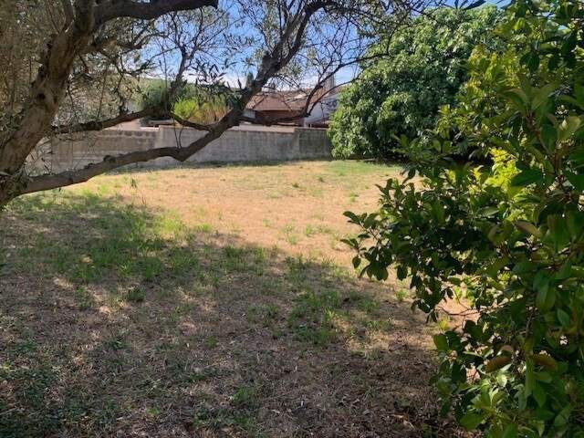 Terrain à bâtir dans le centre de Beaucaire — photo du bien