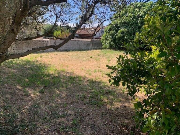 Terrain à bâtir dans le centre de Beaucaire — photo 1