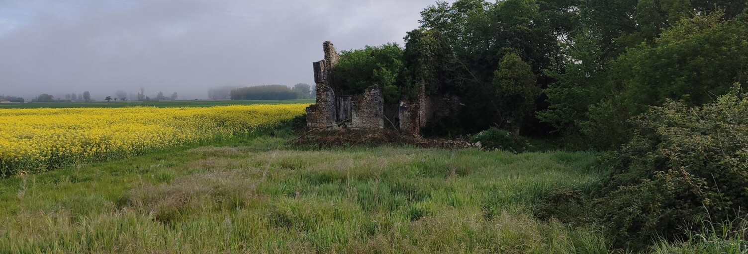 Terrain  886 m² à vendre à Vézières (86120)