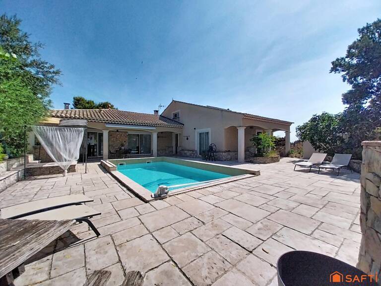 Villa de prestige, dépendances, piscine, garages. — photo 1