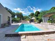Villa de prestige, dépendances, piscine, garages. — photo 2