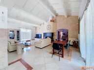 Villa de prestige, dépendances, piscine, garages. — photo 3