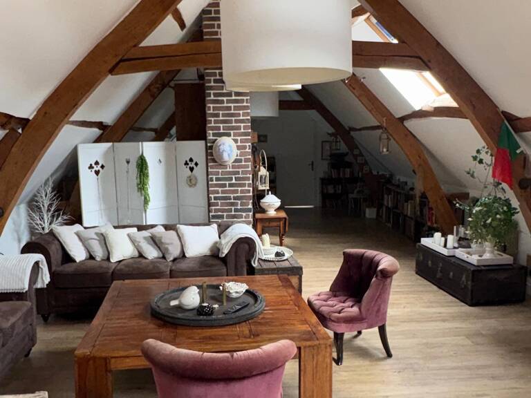 Super maison avec de généreux volume pour vous épanouir — photo 1