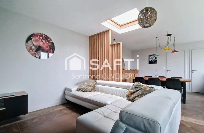 Maison plain pied rénovée avec nombreuses dépendances, garages et stationnements — photo 3