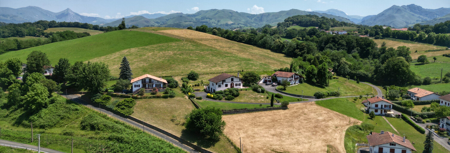 Terrain  1209 m² à vendre à Saint-Jean-Pied-de-Port (64220)