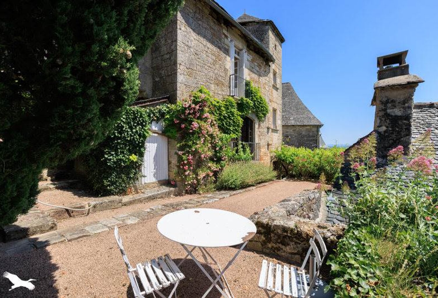 Maison en pierre de 9 pièces principales — photo 1