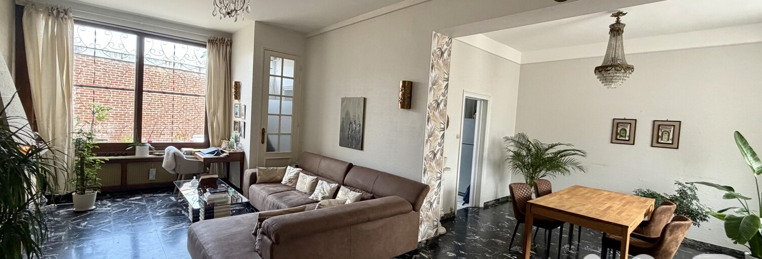 Maison 8 Pièces 190 m² à vendre à Lieu-Saint-Amand (59111)