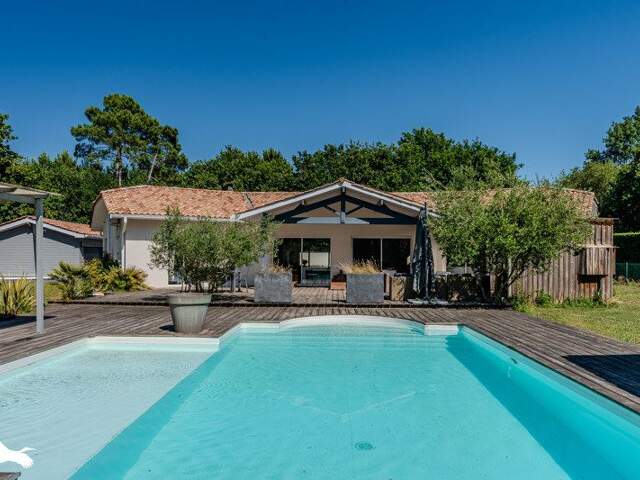 Contemporaine de 9 pièces principales — photo du bien