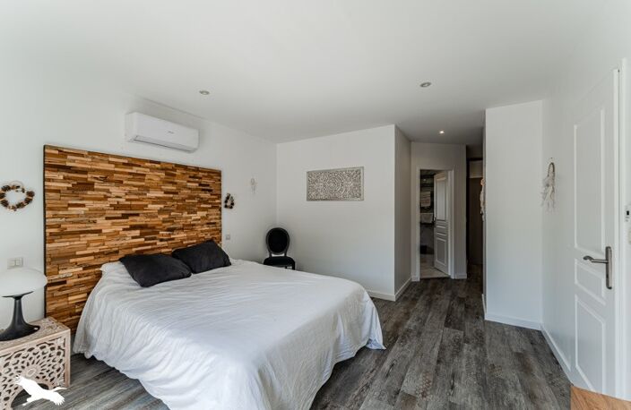 Contemporaine de 9 pièces principales — photo 3