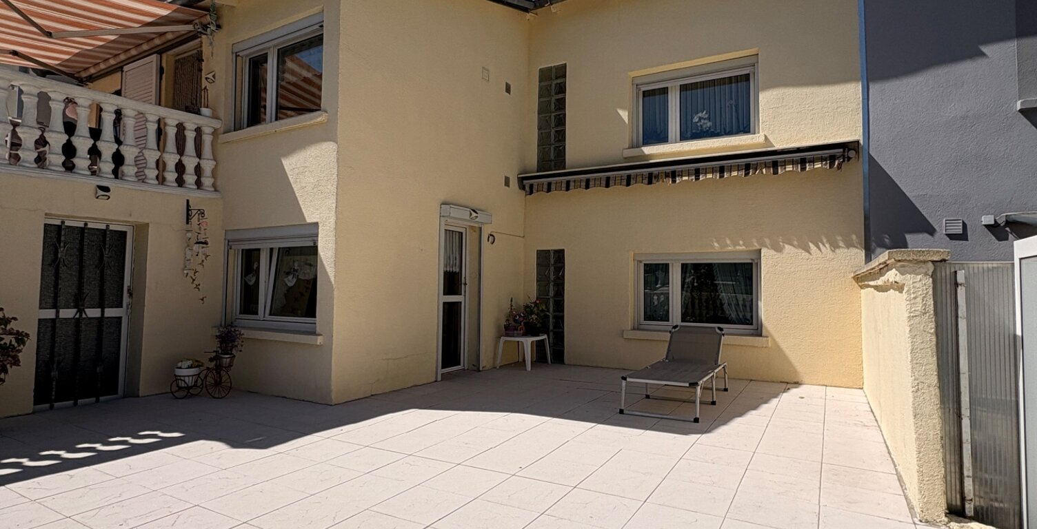 Vente Maison traditionnelle 13 pièces — photo 1
