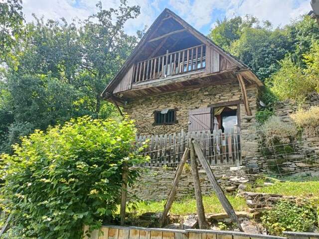 Maison en pierre de 2 pièces principales — photo du bien