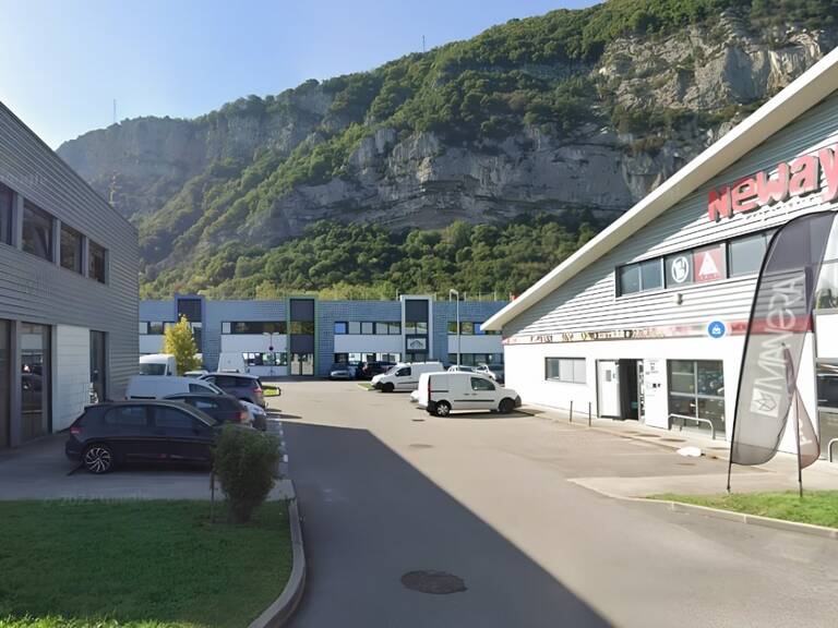 Local commercial — photo 1