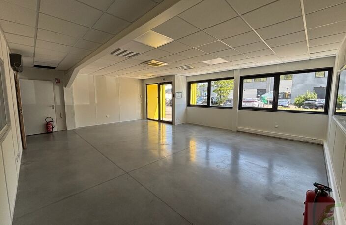 Local commercial — photo 3