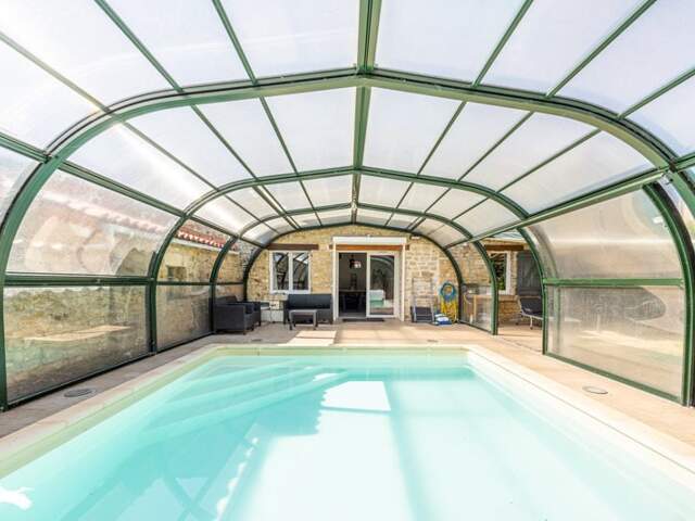 Maison en pierre de 4 pièces principales — photo du bien