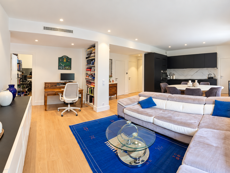 CANNES BAS PETIT JUAS T5 90 M2 RÉNOVÉ TERRASSE SUD FAIBLES C — photo 1