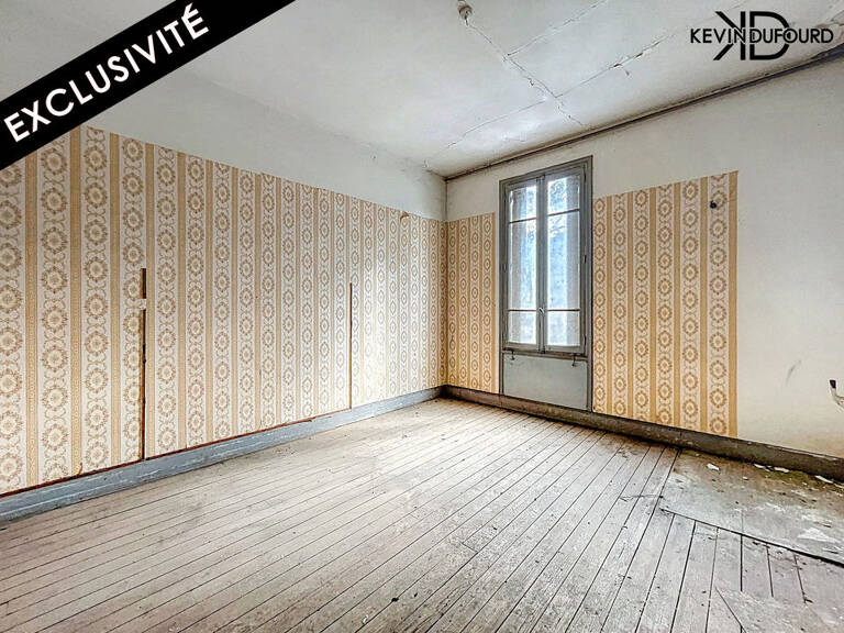 Appartement A RENOVER 32m² à VALS LES BAINS — photo 1