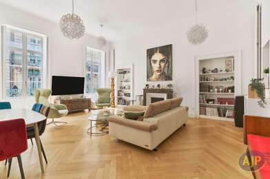 Appartement 6 pièces 911760 €