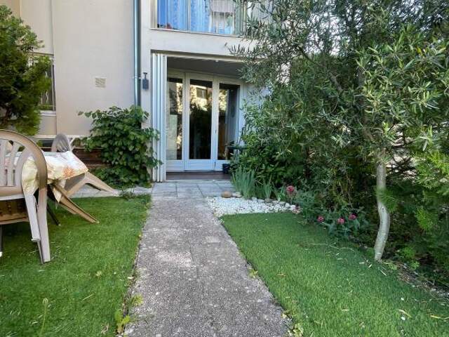 Appartement À Vendre — photo du bien