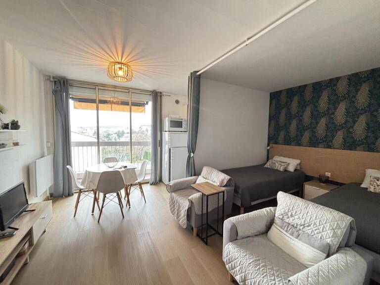 À vendre – Studio rénové avec balcon et vue château – Gréoux-les-Bains — photo 1