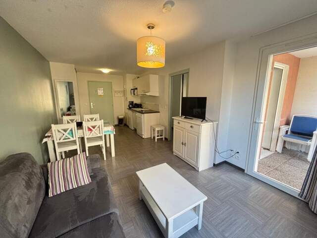 Appartement À Vendre 2 pièces avec piscine et box — photo du bien