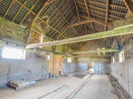 Ensemble en pierre à rénover – 340 m² de potentiel habitable – Hangar 223 m² – Terrain 3 109 m² — photo 3