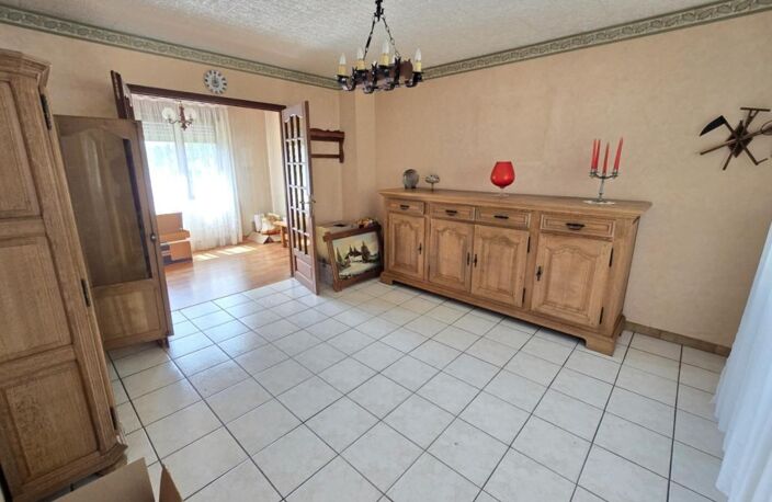 HIRSON (02) - 🏡 Vente maison semi-individuelle, avec 3 chambres 🛏️🛏️🛏️, garage 🚗 et jardin ☘️ — photo 2