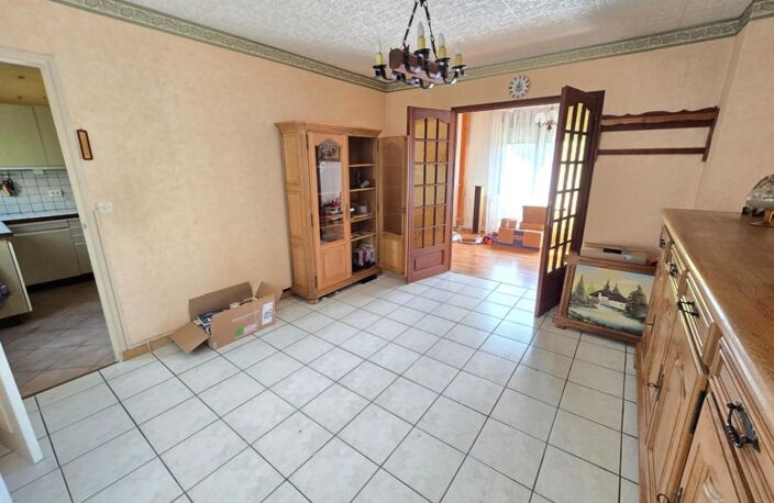 HIRSON (02) - 🏡 Vente maison semi-individuelle, avec 3 chambres 🛏️🛏️🛏️, garage 🚗 et jardin ☘️ — photo 3