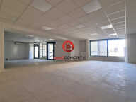 Local commercial avec vitrines — photo 2