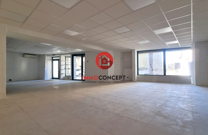 Local commercial avec vitrines — photo 2