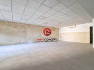 Local commercial avec vitrines — photo 4