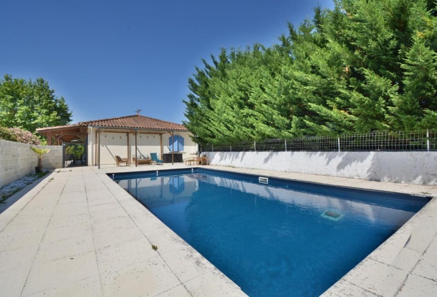 5 mn de Coutras Maison 3 chambres + bureau avec piscine — photo 1