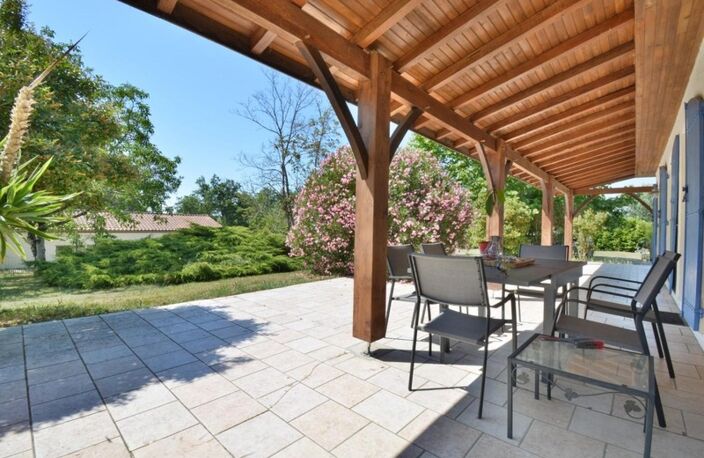 5 mn de Coutras Maison 3 chambres + bureau avec piscine — photo 2