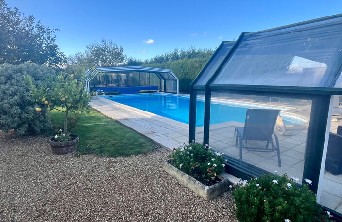 NALLIERS 85370 CALME ABSOLU AUTHENTIQUE FERME RENOVEE AVEC PISCINE HANGAR ET DEPENDANCES SUR 2622M² — photo 3