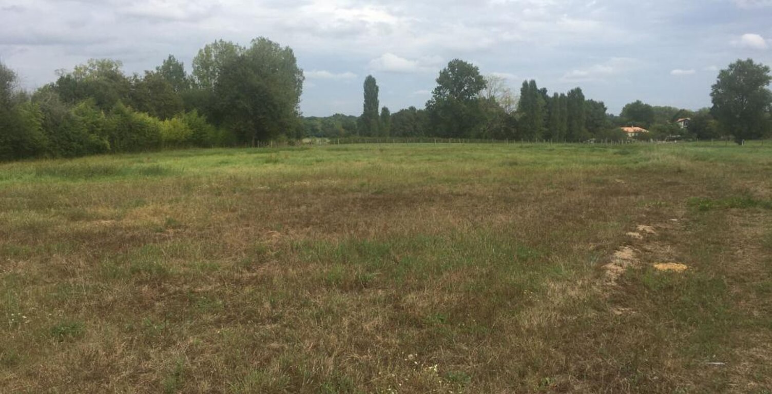 Terrain à bâtir de 613 m² à CAVIGNAC (33) — photo 1