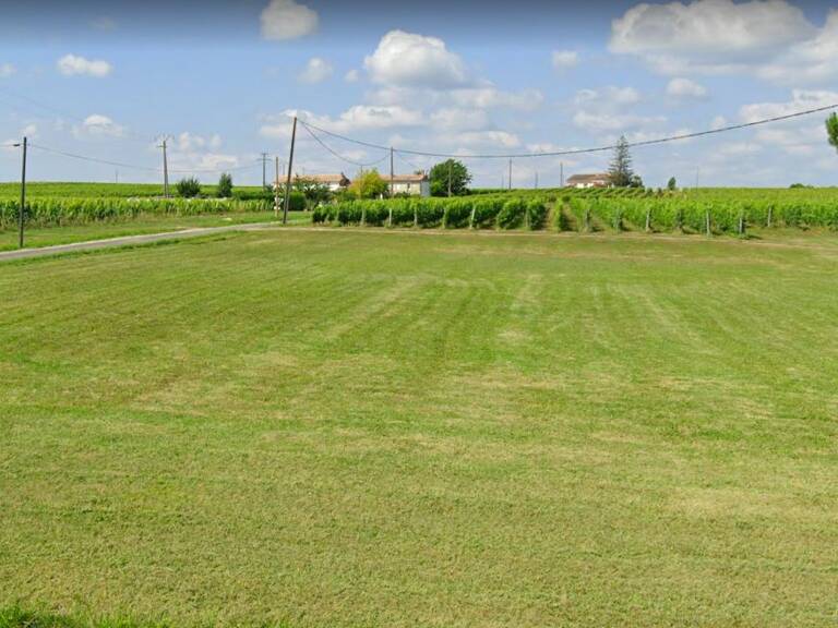 Terrain à bâtir de 1135 m² à SAINT-SAVIN (33) — photo 1