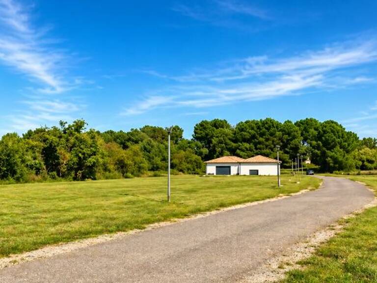 Terrain à bâtir de 524 m² à LE TAILLAN-MEDOC (33) — photo 1