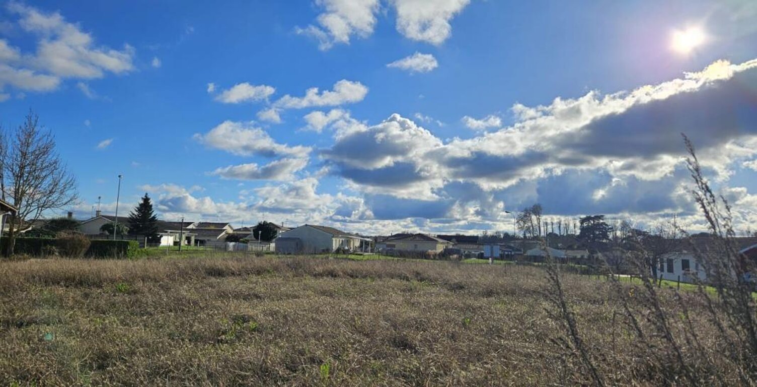 Terrain à bâtir de 863 m² à SAINT-PIERRE-DE-MONS (33) — photo 1