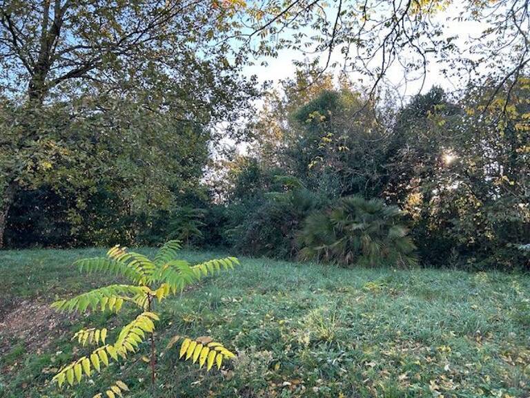 Terrain à bâtir de 899 m² à SAINT-SULPICE-ET-CAMEYRAC (33) — photo 1
