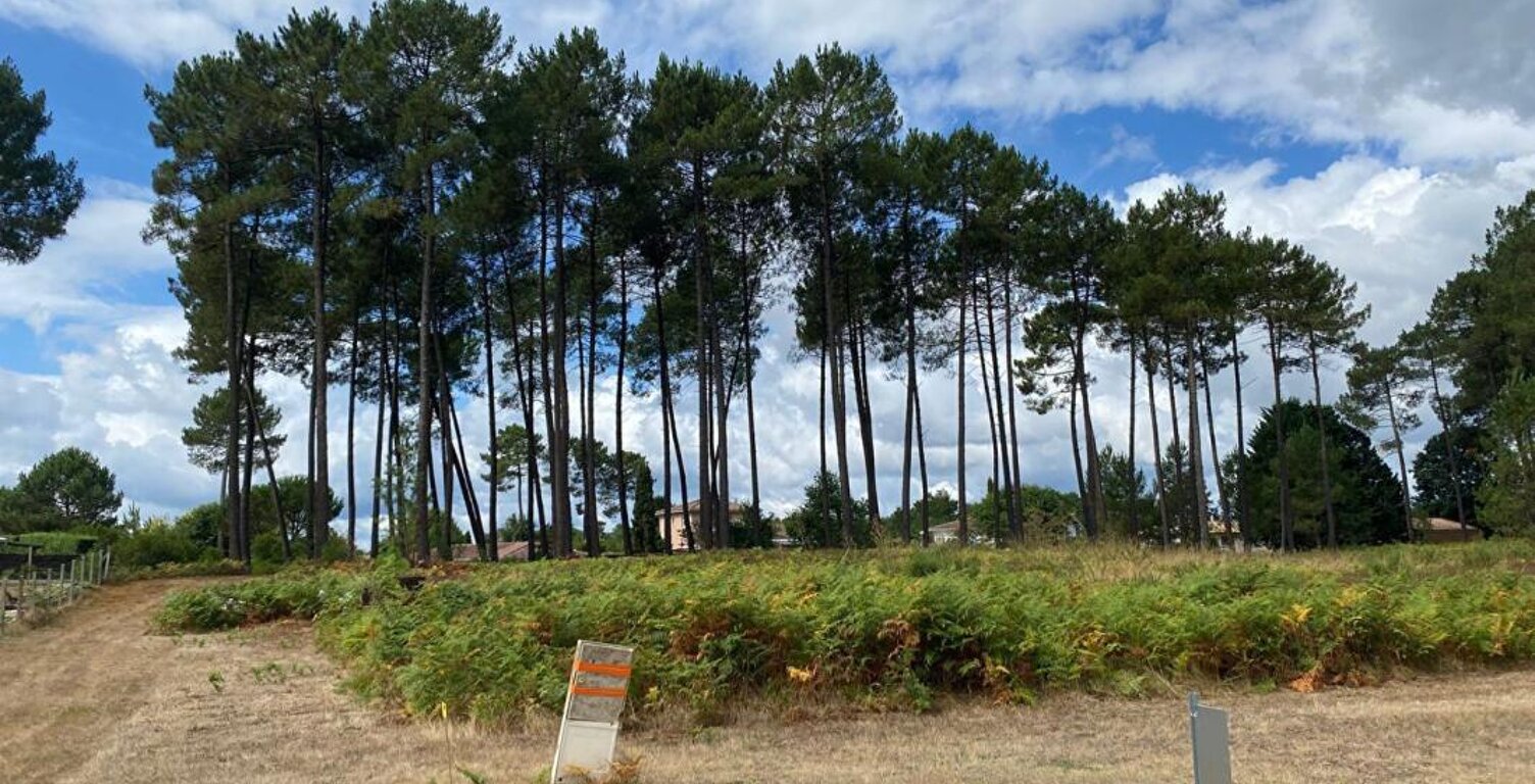 Terrain à bâtir de 900 m² à SAINT-AUBIN-DE-MEDOC (33) — photo 1
