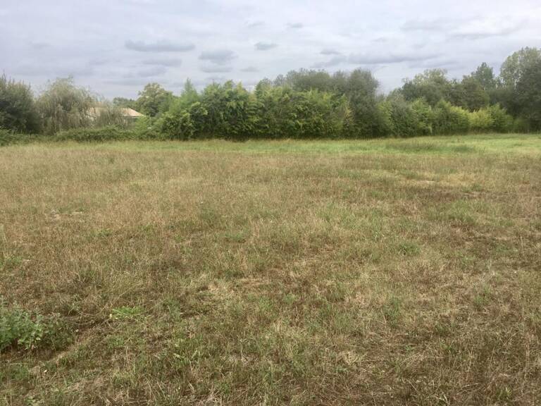 Terrain à bâtir de 615 m² à SAINT-ANDRE-DE-CUBZAC (33) — photo 1