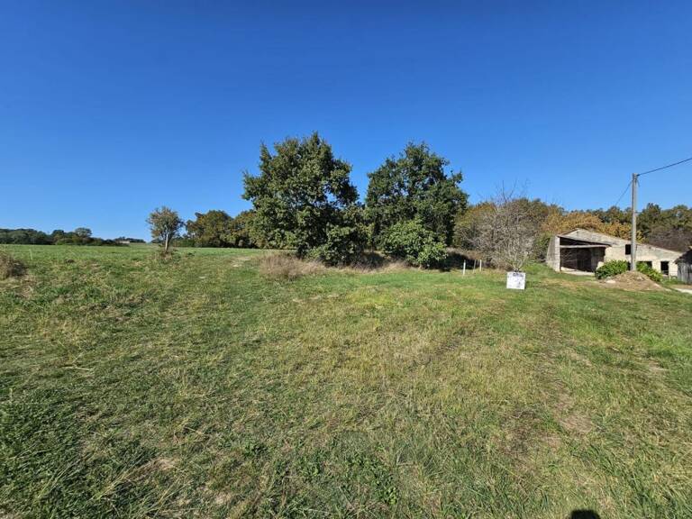 Terrain à bâtir de 890 m² à SADIRAC (33) — photo 1