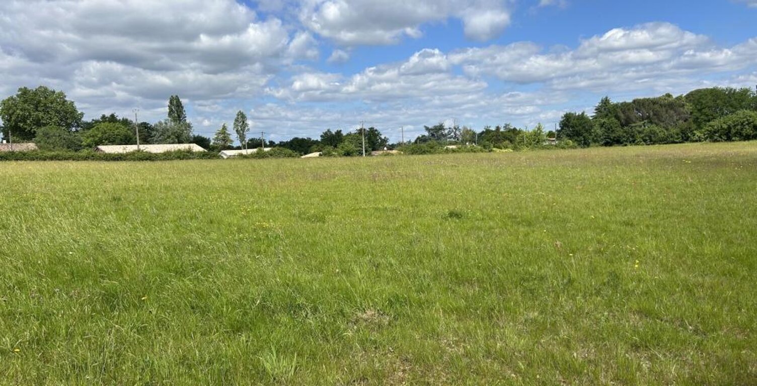 Terrain à bâtir de 916 m² à TRESSES (33) — photo 1