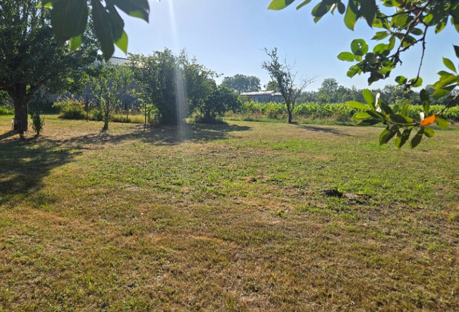 Terrain à bâtir à Saint-André-de-Cubzac (33240) — photo 1