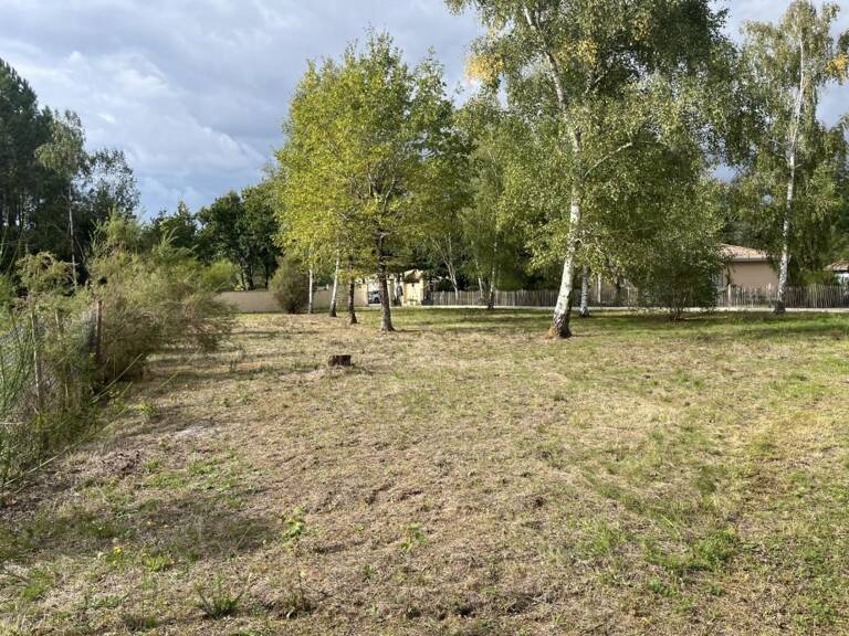 Terrain à bâtir de 1094 m² à VENSAC (33) — photo 1