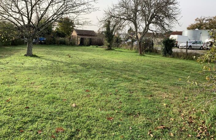 Terrain à bâtir de 605 m² à SOUSSANS (33) — photo 2